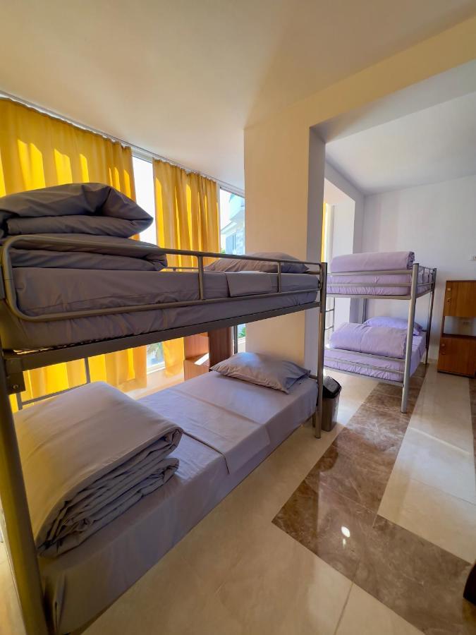 North Star Hostel Shkodër エクステリア 写真