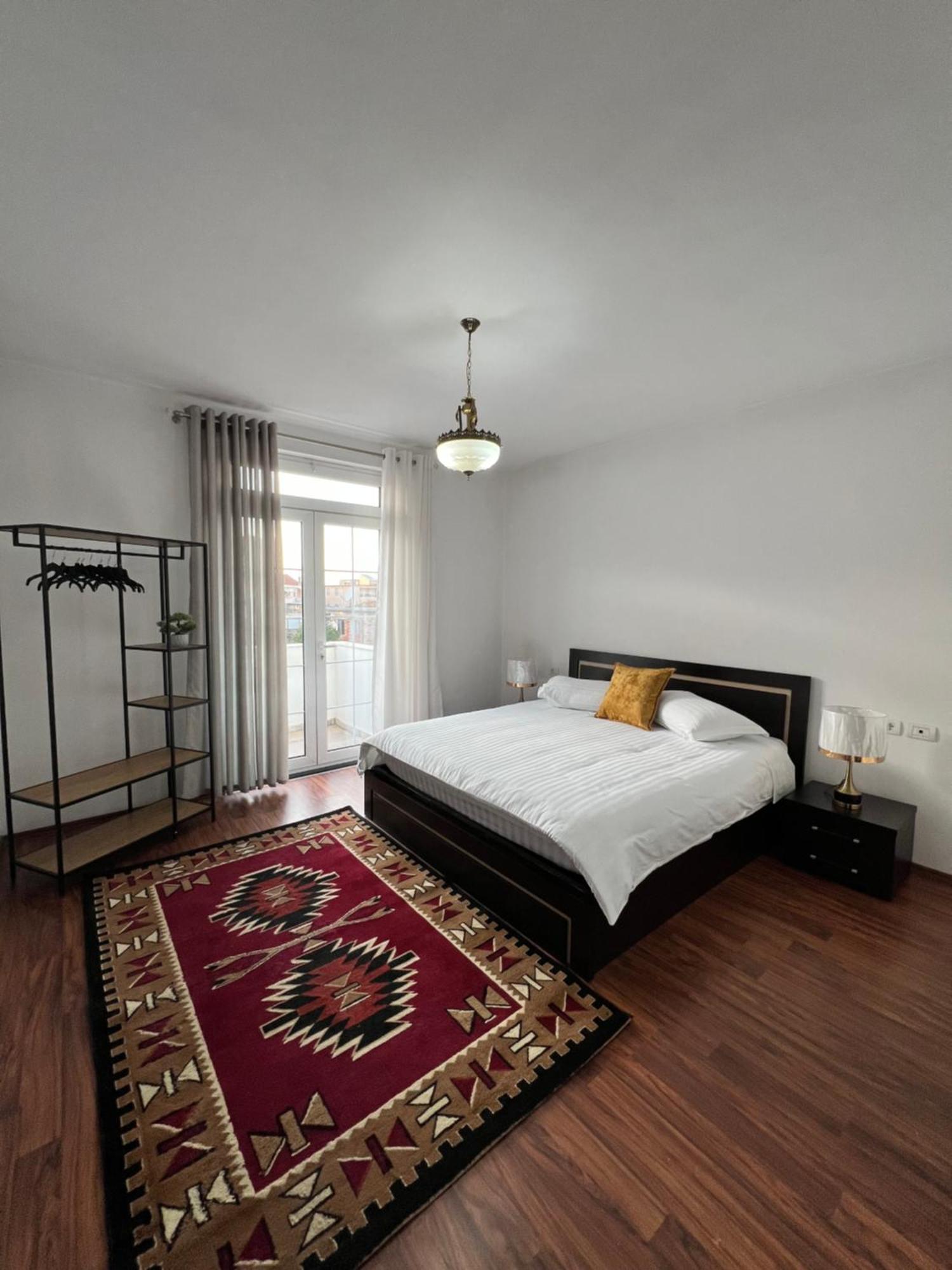 North Star Hostel Shkodër エクステリア 写真