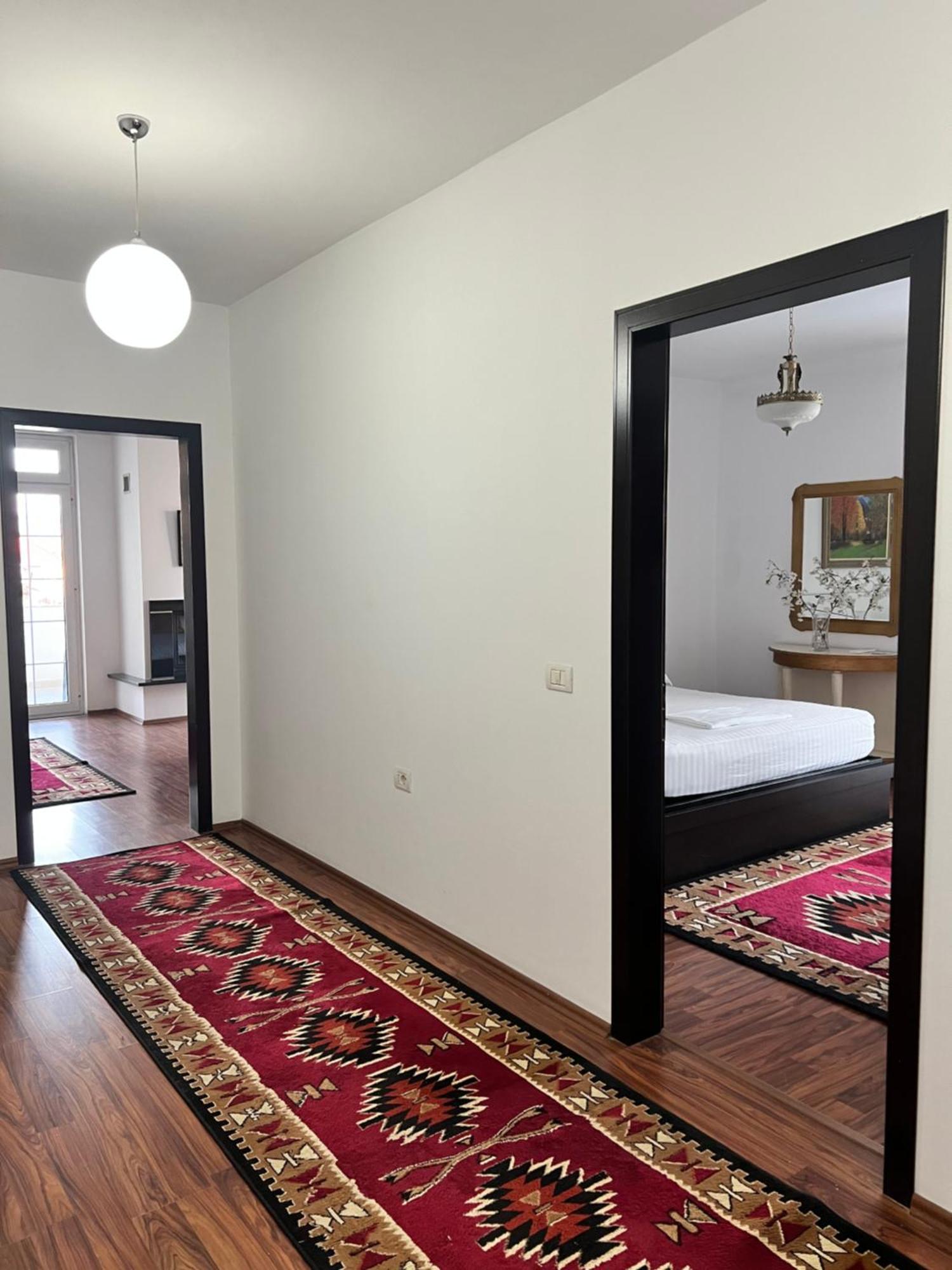 North Star Hostel Shkodër エクステリア 写真