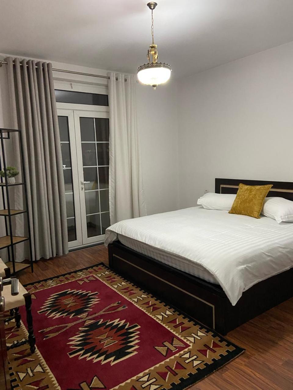 North Star Hostel Shkodër エクステリア 写真