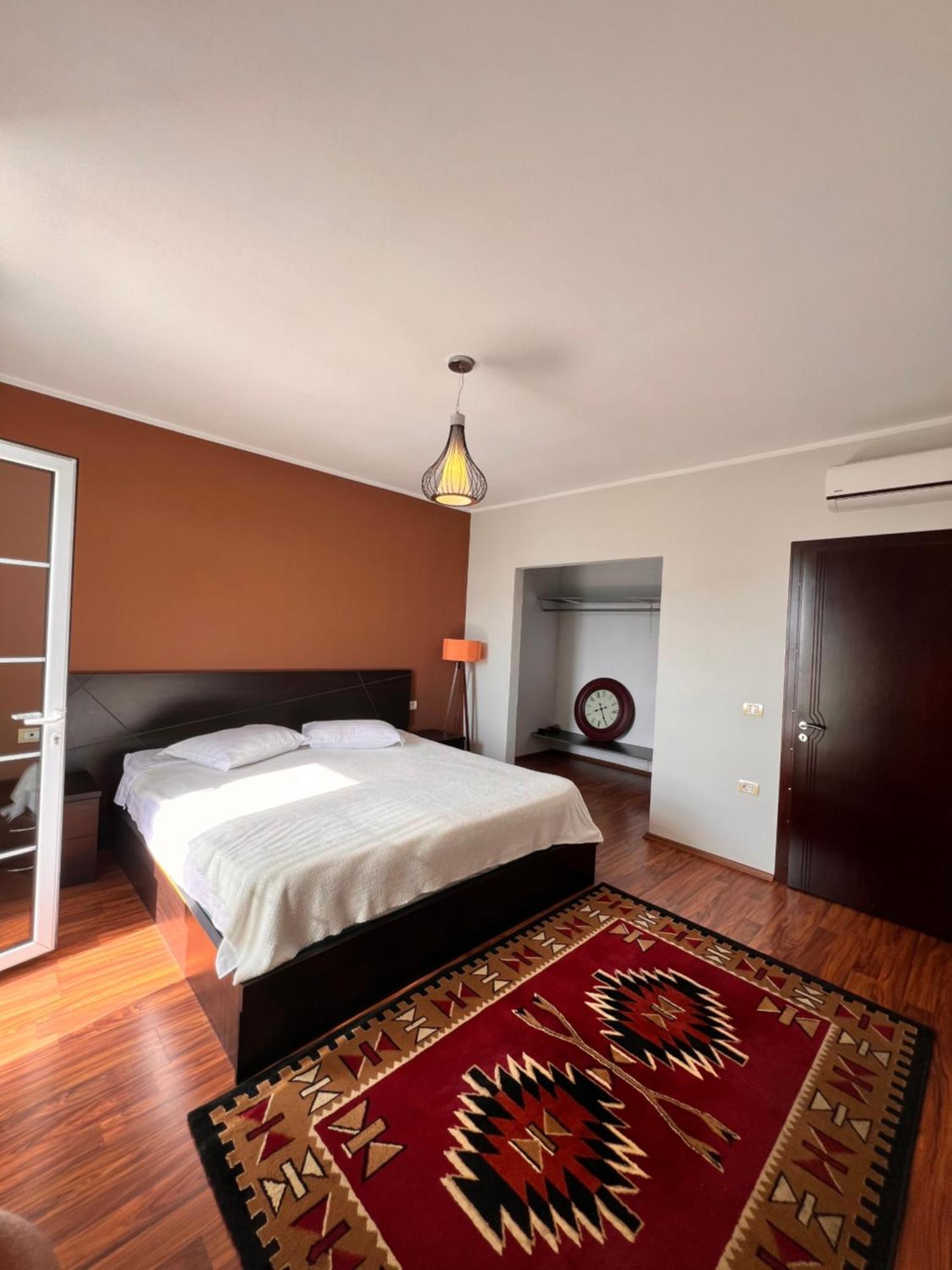 North Star Hostel Shkodër エクステリア 写真